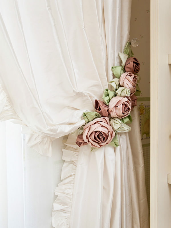 Rose Curtain Tacks