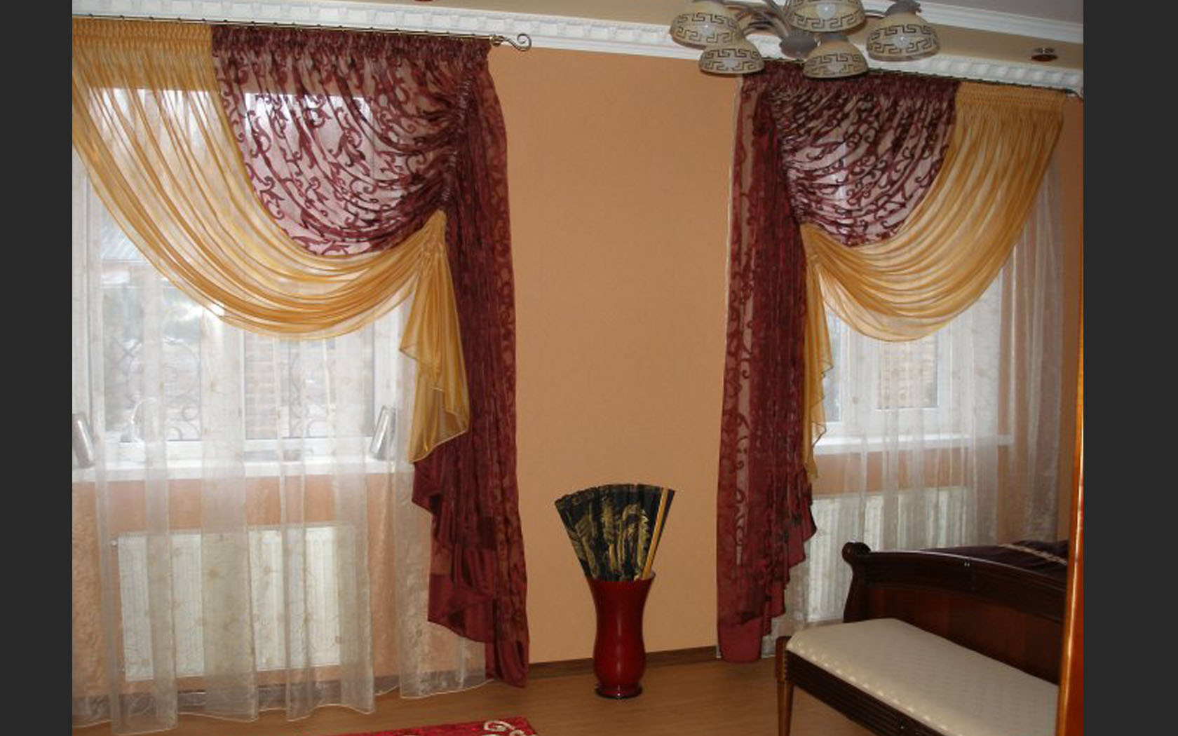rideaux sur petites fenêtres décor photo