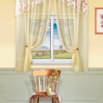 gardiner på små fönster inredning foto