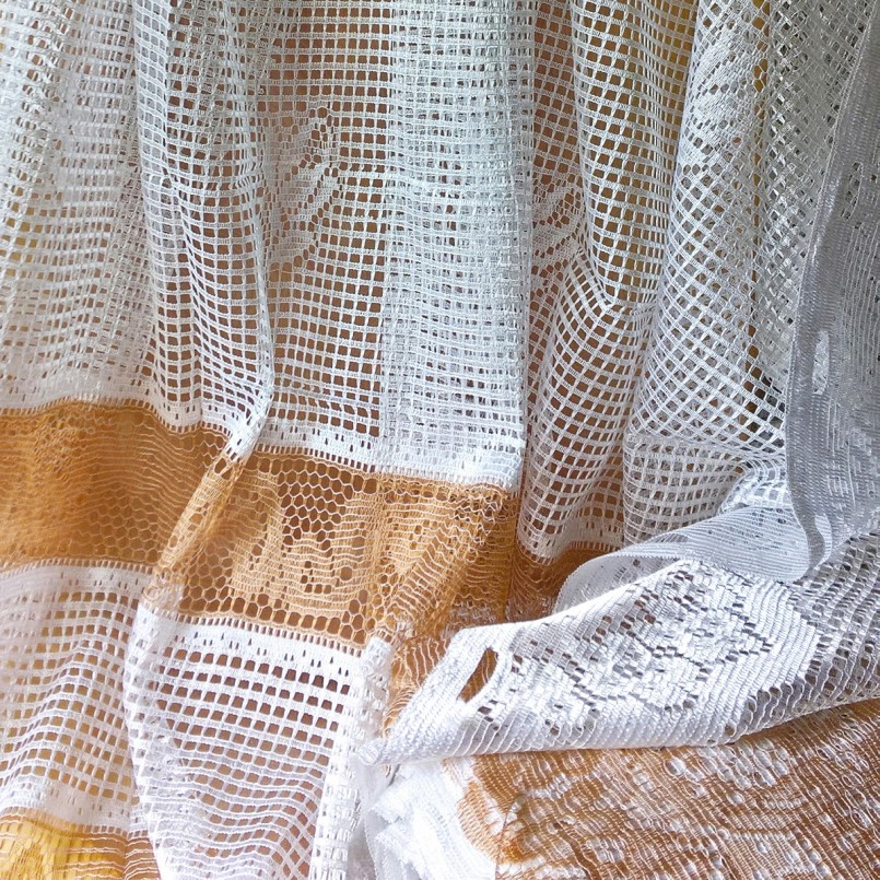 gardiner med mesh inredning