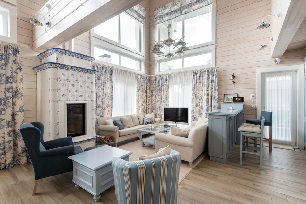 rideaux dans un textile de maison en bois