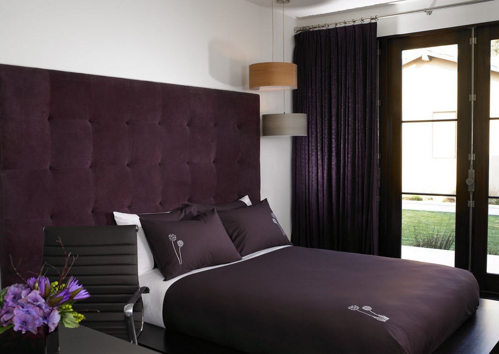 musta violetti makuuhuone