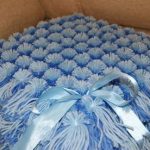selimut pompon biru