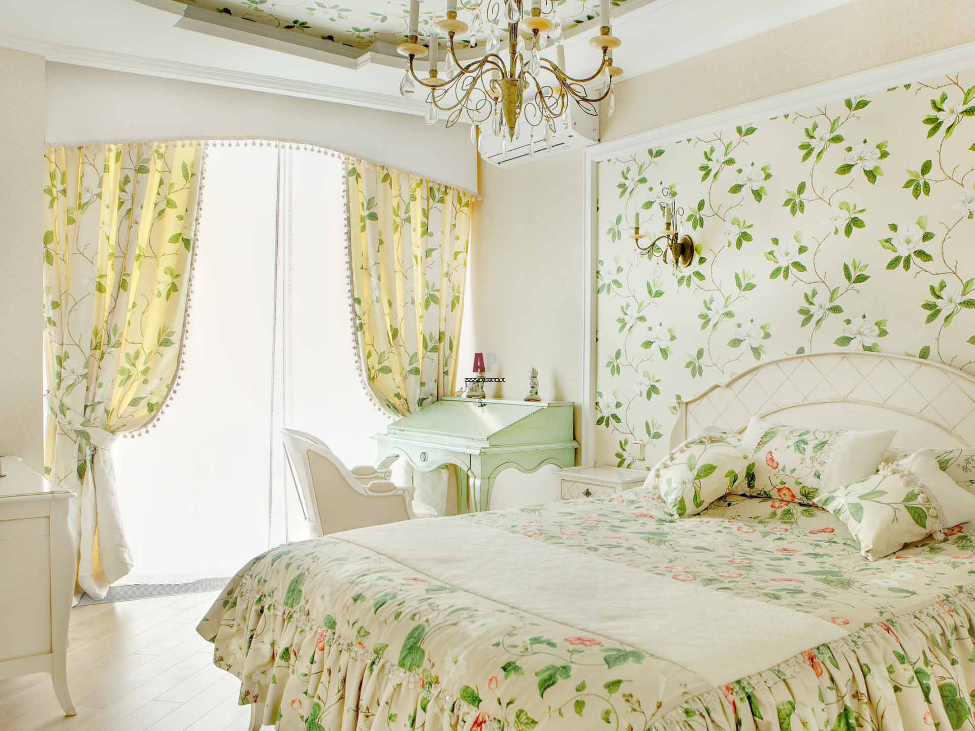 un ensemble de rideaux et de couvre-lits pour des idées de chambre