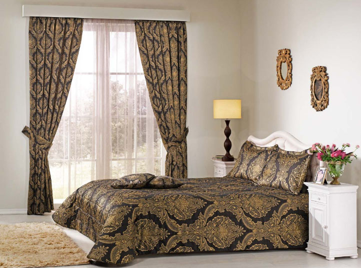 en uppsättning gardiner och sängkläder för sovrummet alternativ idéer