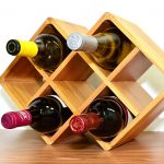 stand pour des idées de décoration de bouteilles de vin