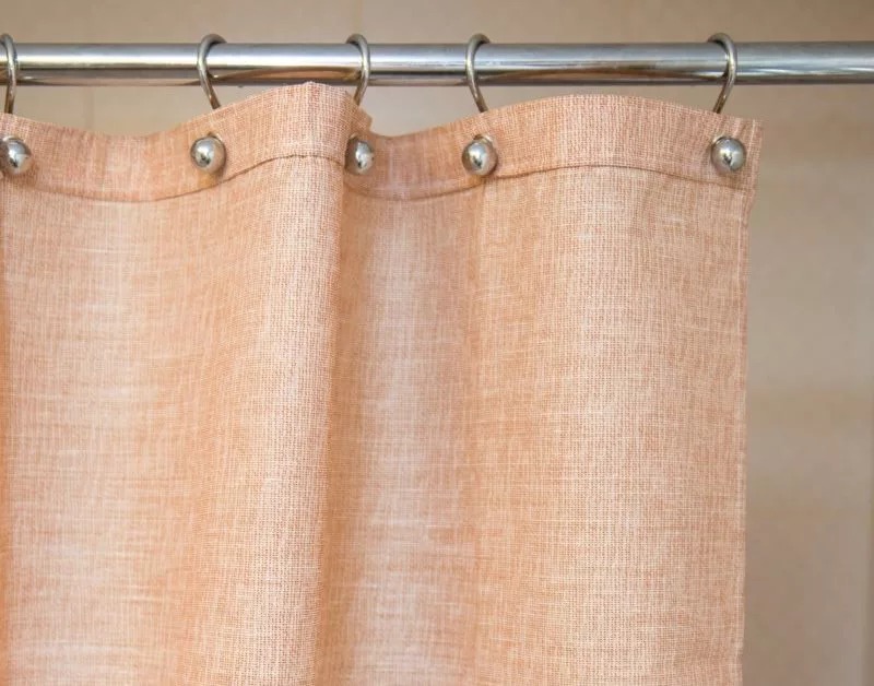 cortina di stoffa per il bagno