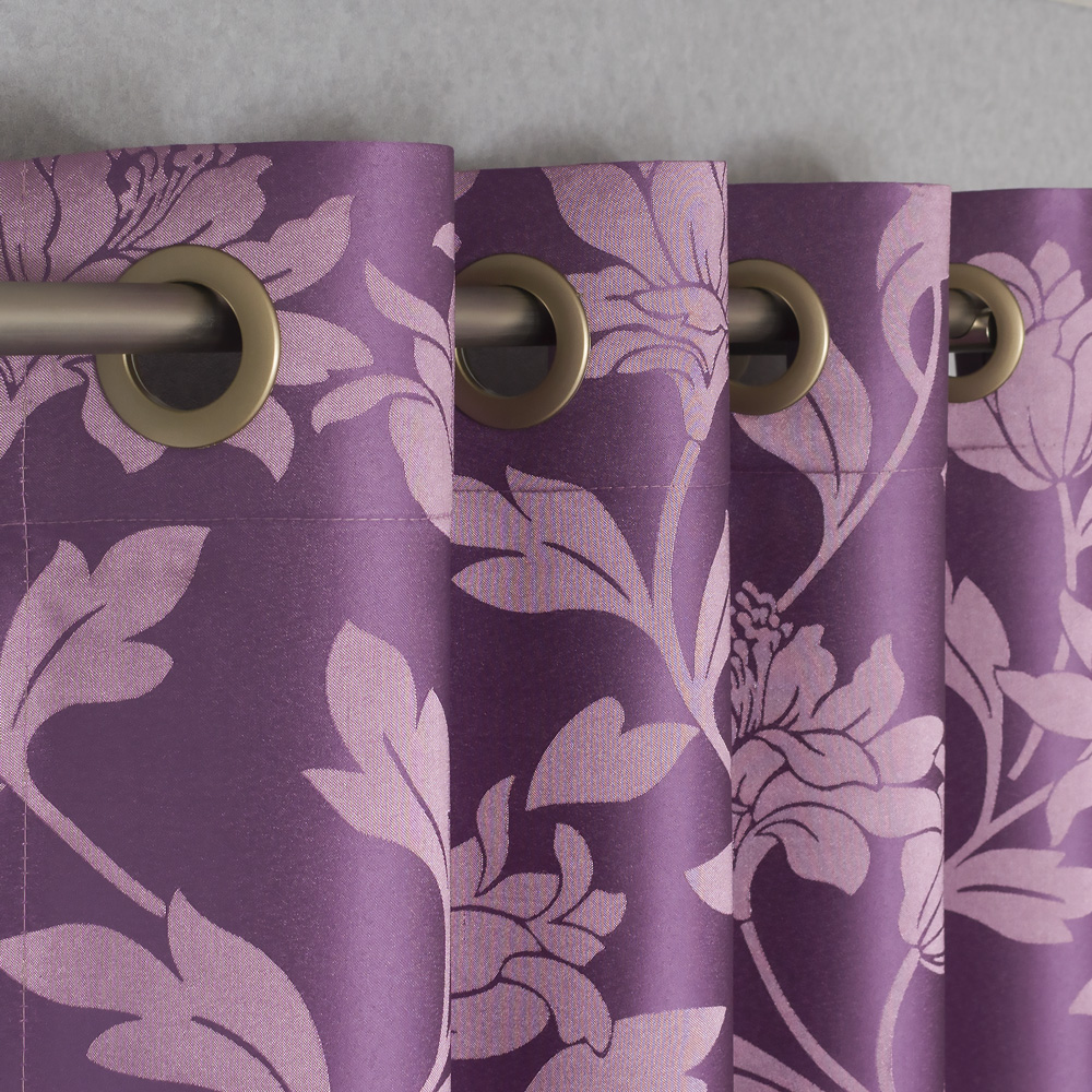 rideaux à oeillets violet