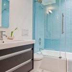 üvegfüggöny a fürdőszobai design fotóhoz