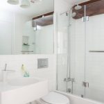 skleněná opona pro koupelnu interiéru fotografie
