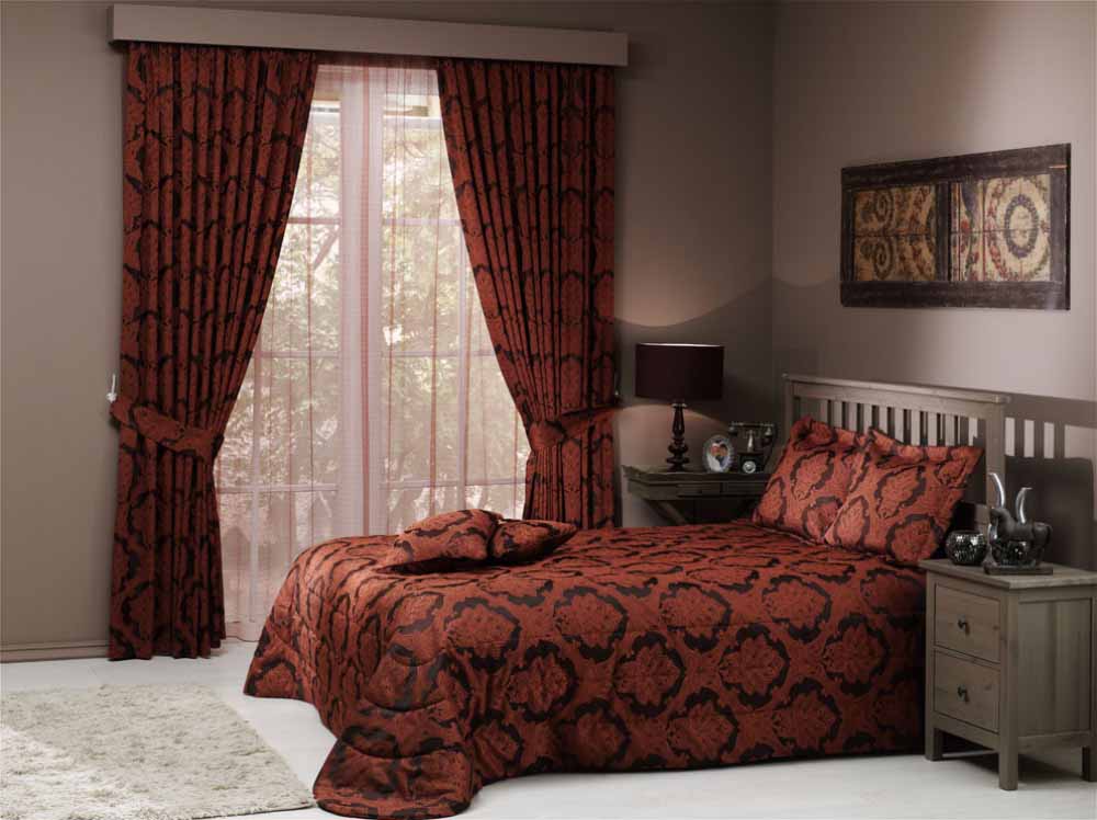 uppsättning gardiner och sängkläder för sovrumsdekoration